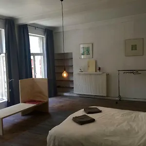 huize-maeterlinck.hotelsghent.com/